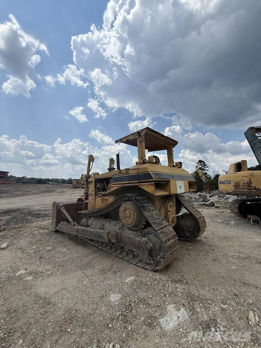 CAT D7H Rupsdozers