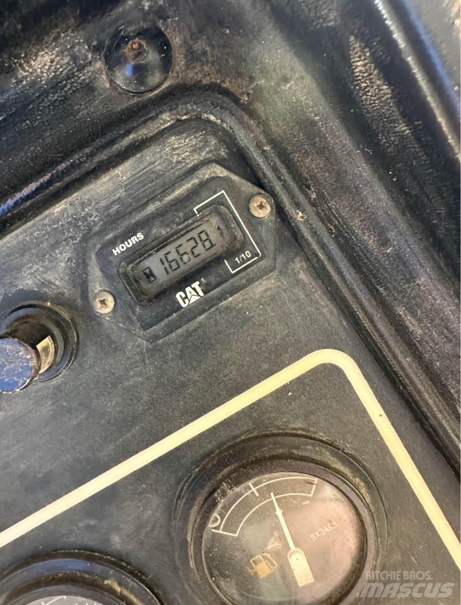 CAT D8N Rupsdozers