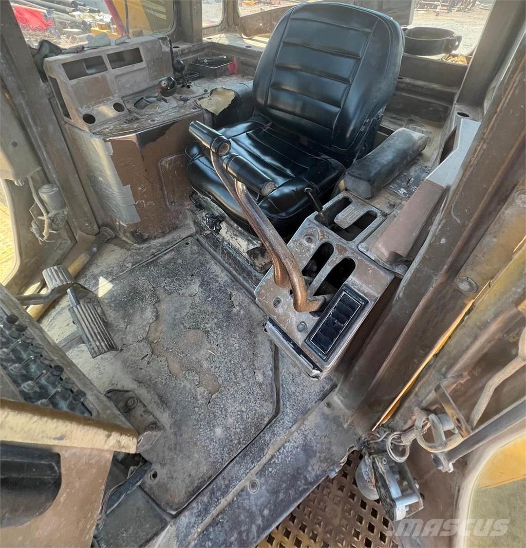 CAT D9L Rupsdozers