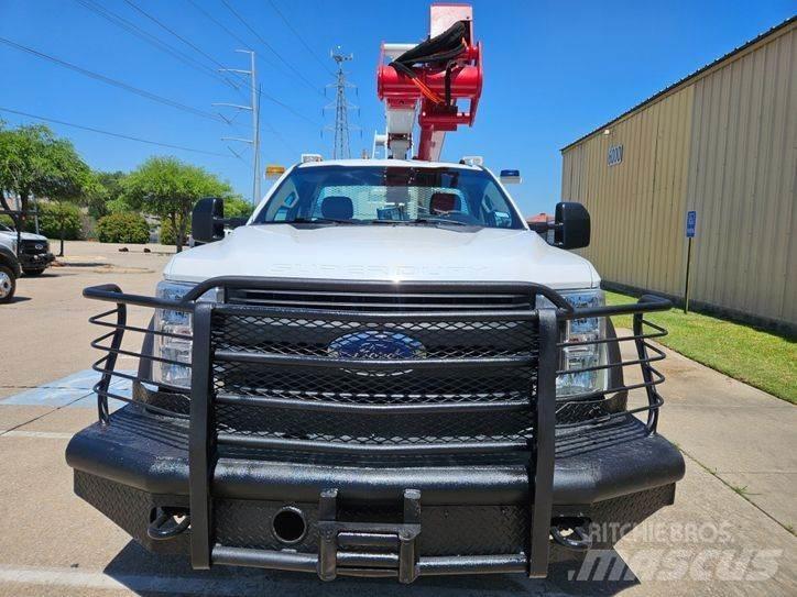 Ford F-550 Auto hoogwerkers