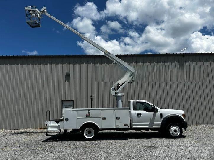Ford F-550 Auto hoogwerkers