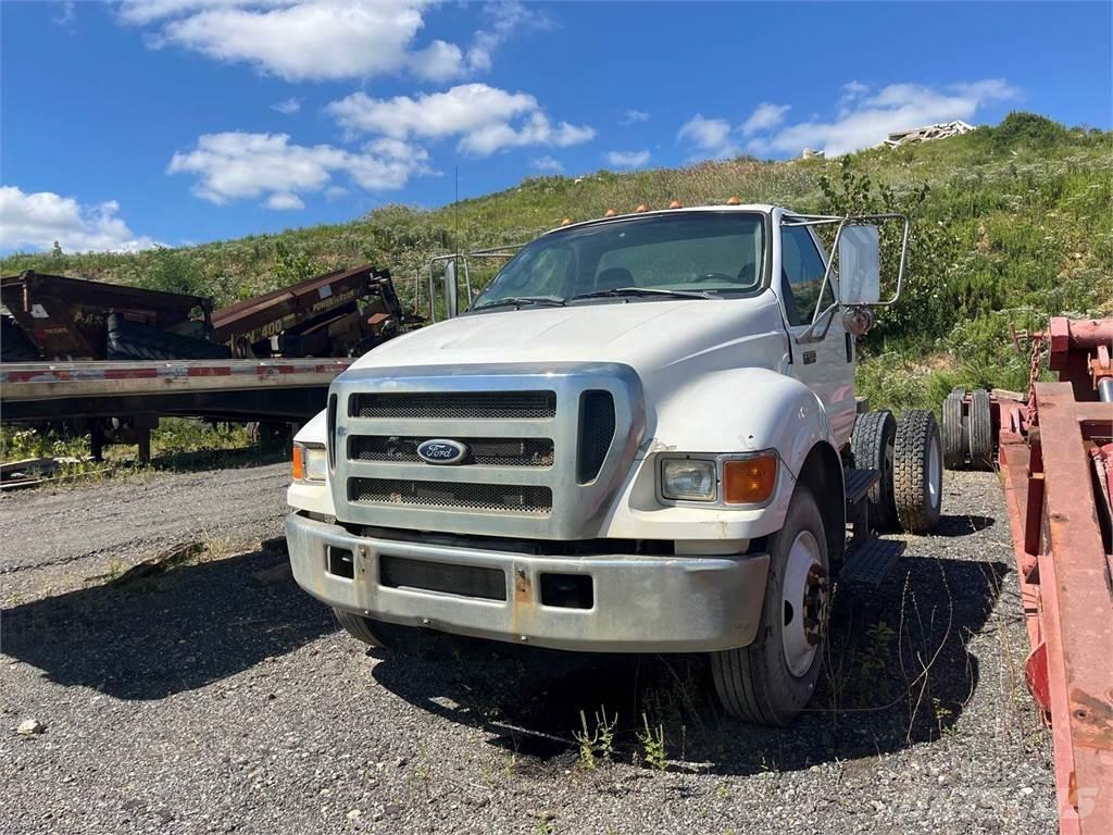 Ford F-650 Chassis met cabine
