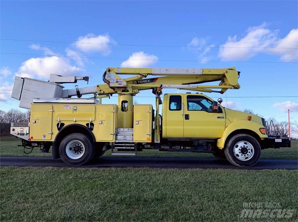 Ford F-750 Auto hoogwerkers