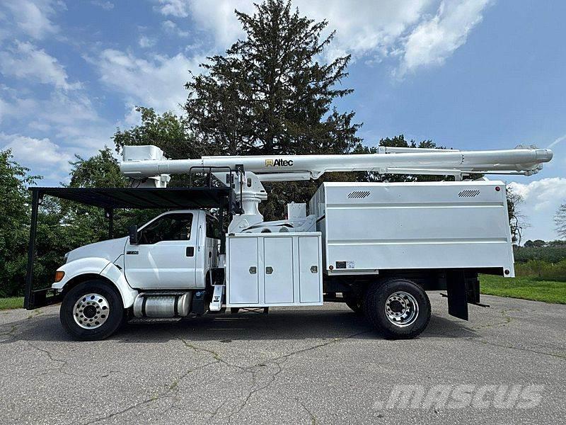 Ford F-750 Auto hoogwerkers
