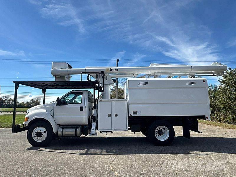 Ford F-750 Auto hoogwerkers