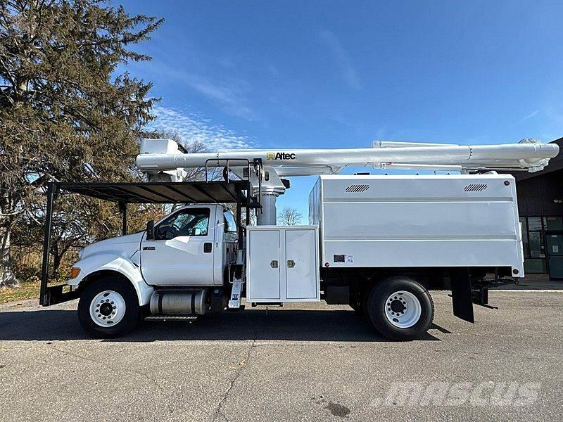Ford F-750 Auto hoogwerkers