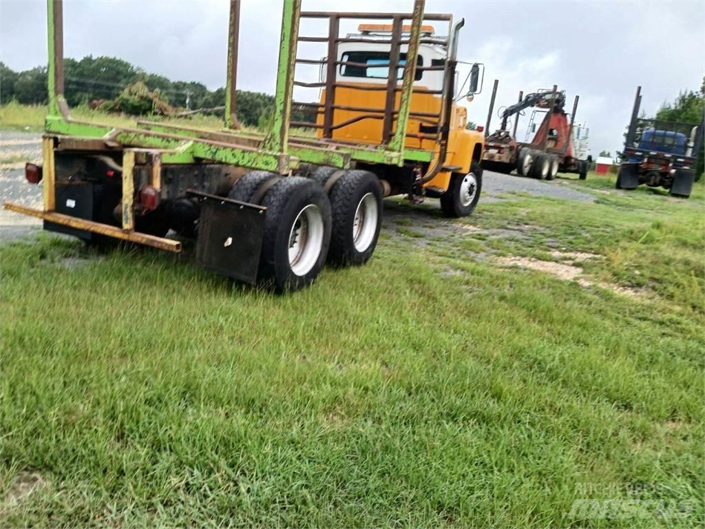 Ford L8000 Hout-Bakwagens