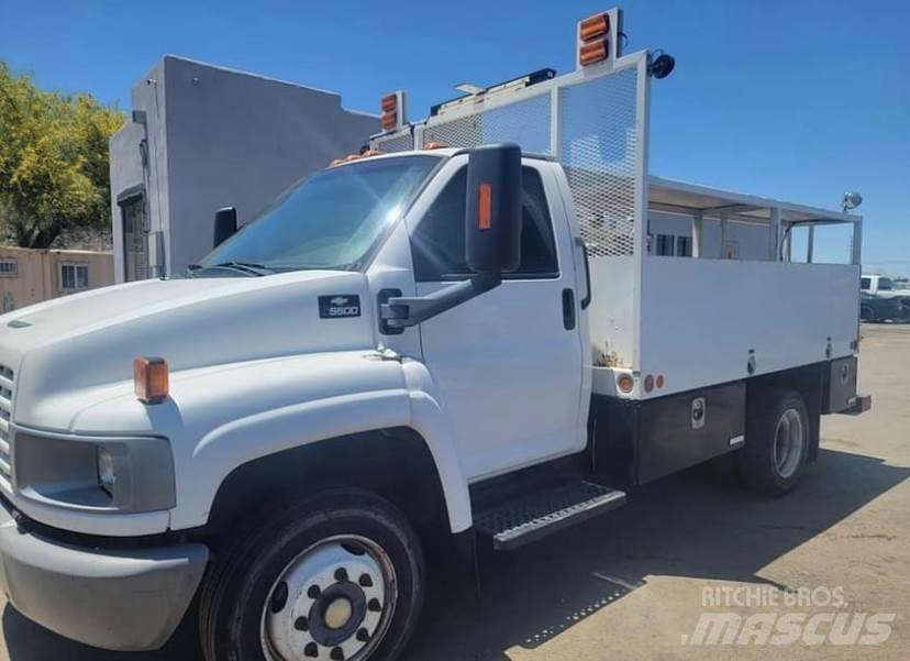 GMC 5500 Vlakke laadvloer met kraan