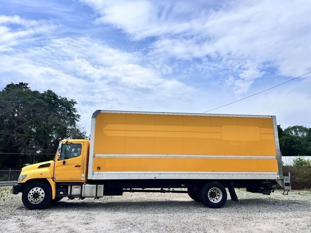 Hino 268A Bakwagens met gesloten opbouw