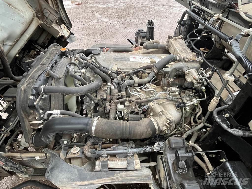 Isuzu NPR Veegmachines