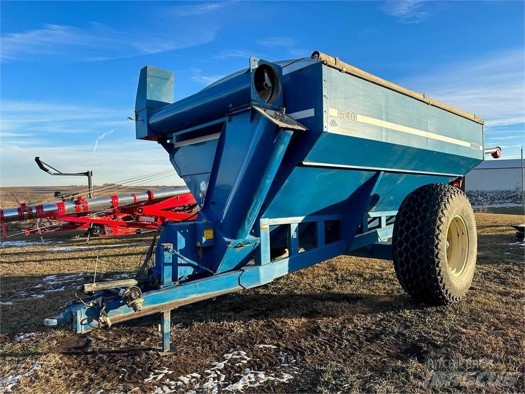 Kinze 640 Graantransportwagen
