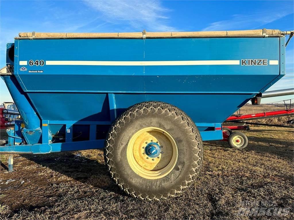 Kinze 640 Graantransportwagen