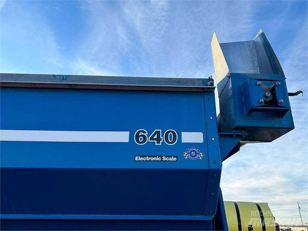 Kinze 640 Graantransportwagen