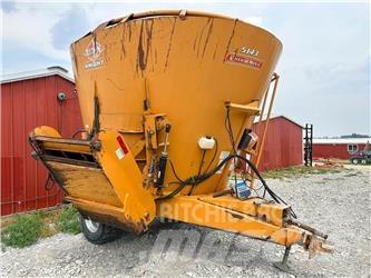 Kuhn 5143 Mengvoedermachines