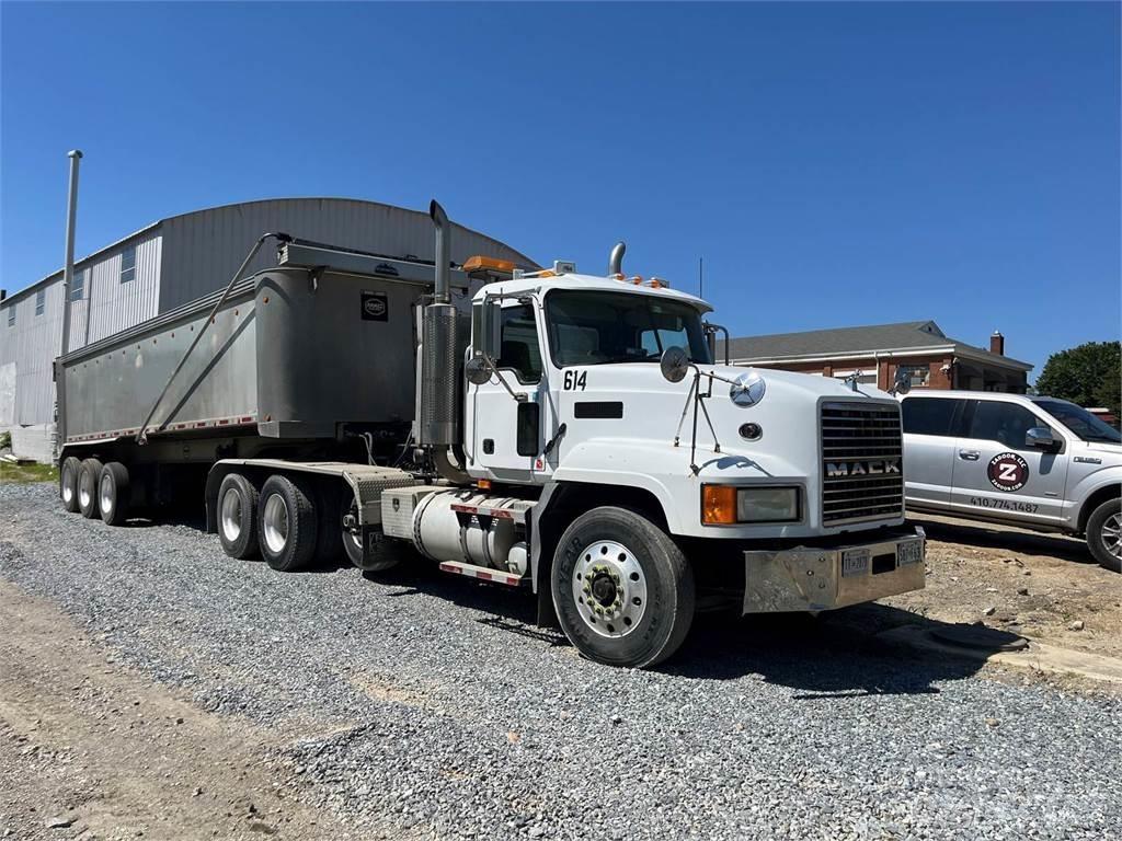 Mack CL733 Anders