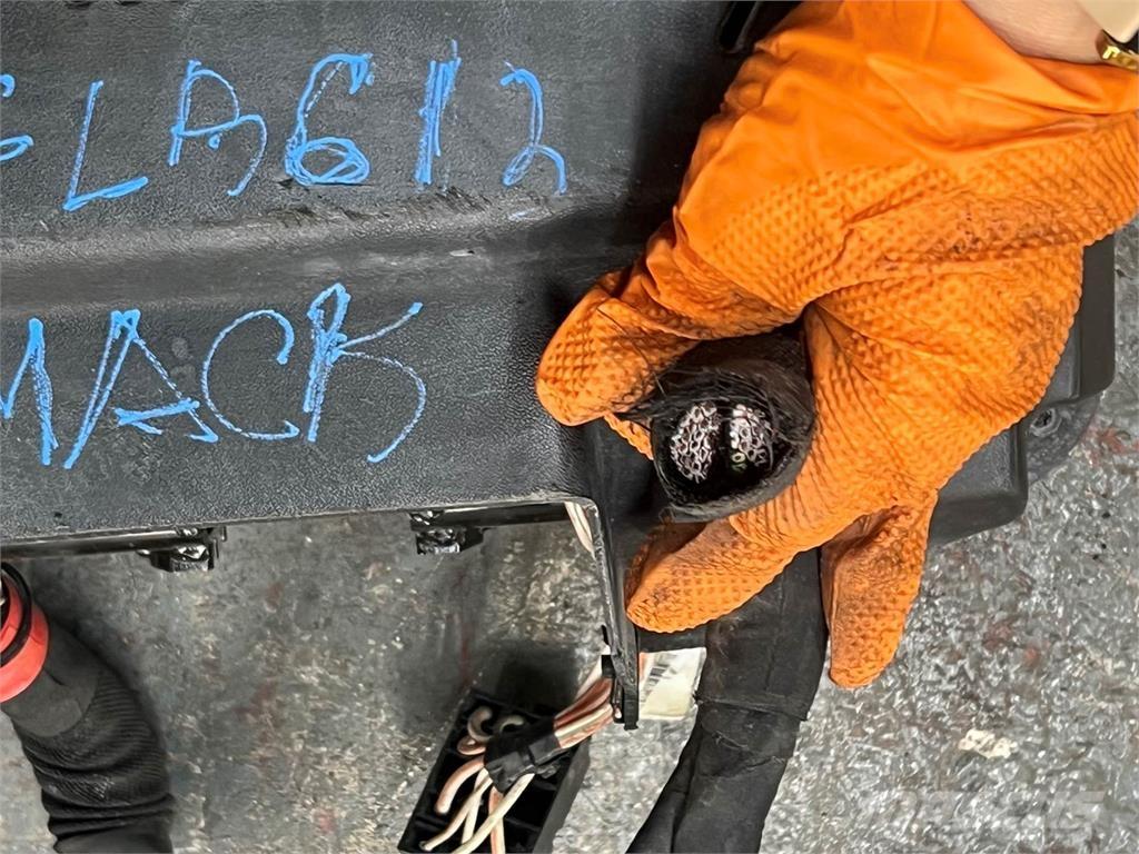 Mack LE612 Transport - Anderen