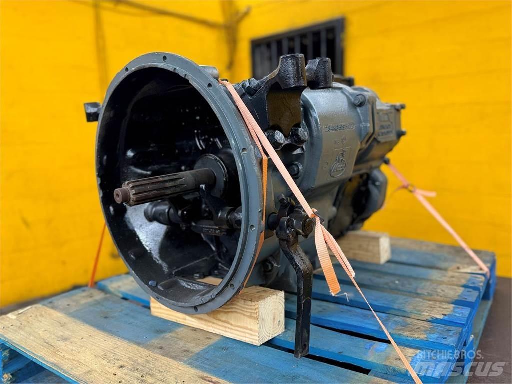 Mack X107A Versnellingsbakken