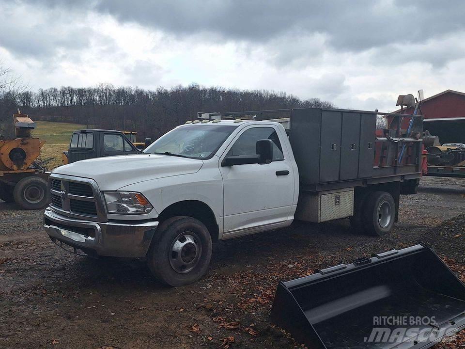 RAM 3500 Bestelwagens met open laadbak