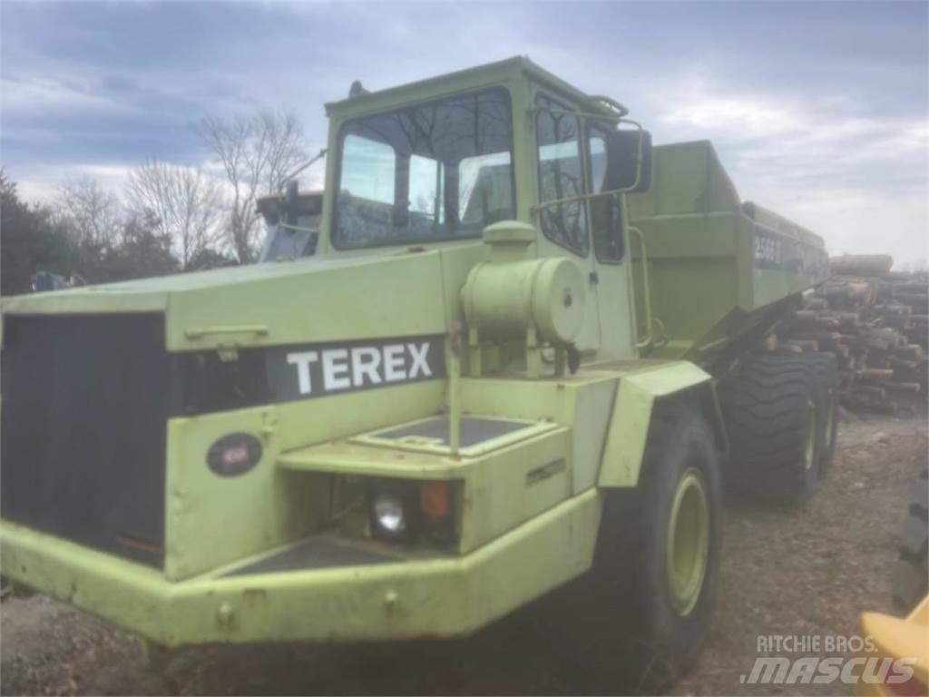 Terex 2566 Gesloten bedrijfswagens