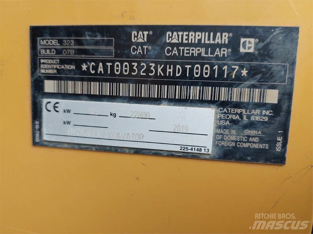 CAT 323 Rupsgraafmachines