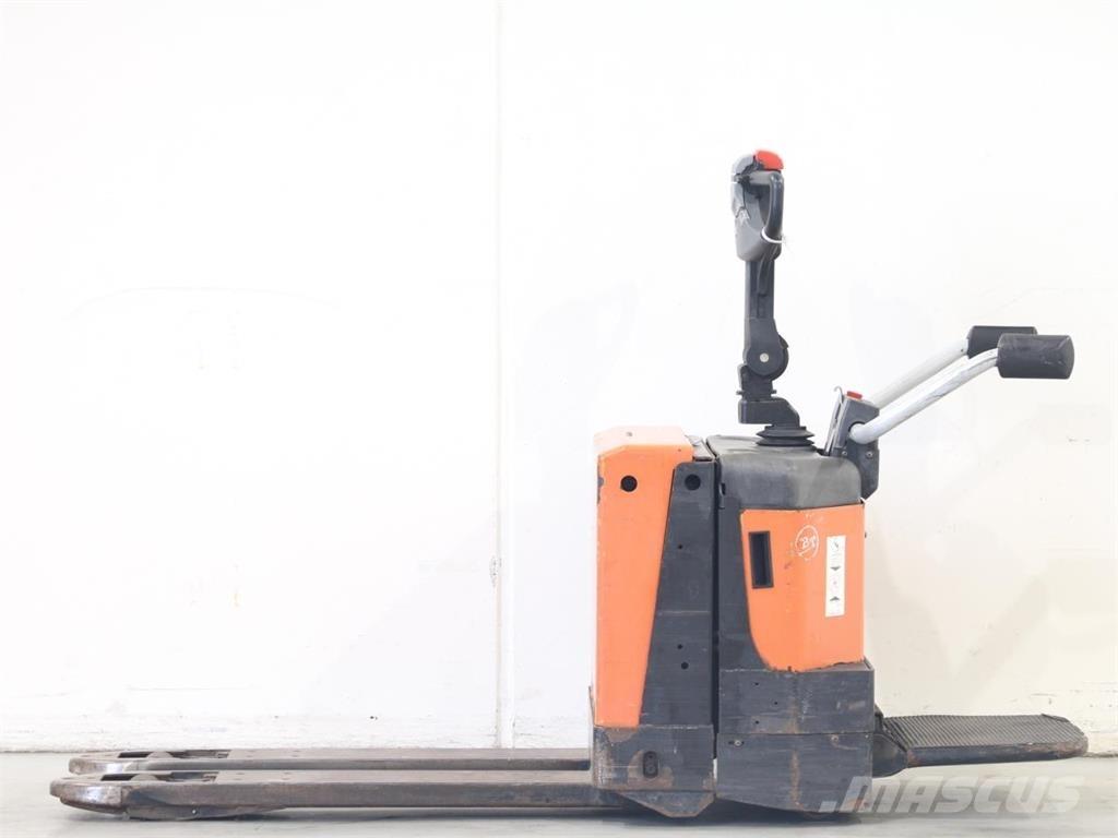 BT LPE200/8 Stapelaar meeloop