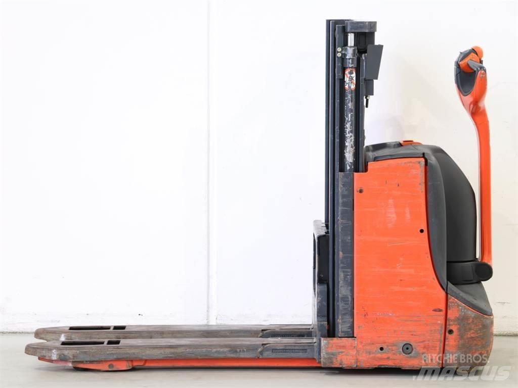 Linde D06/1160 Stapelaar meeloop