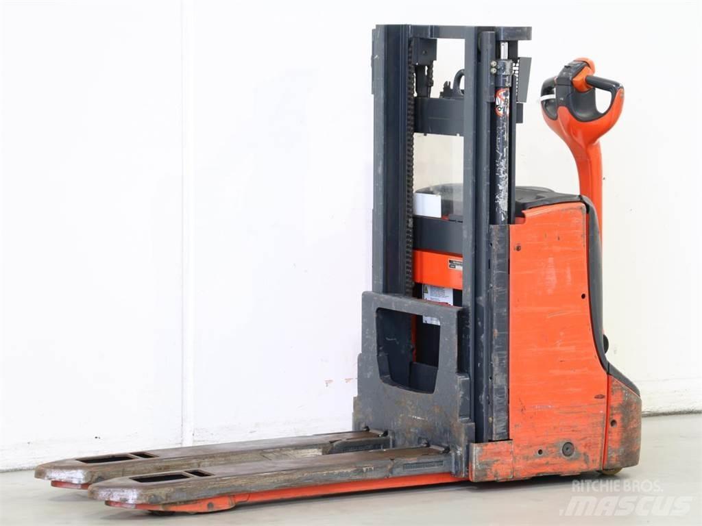 Linde D06/1160 Stapelaar meeloop