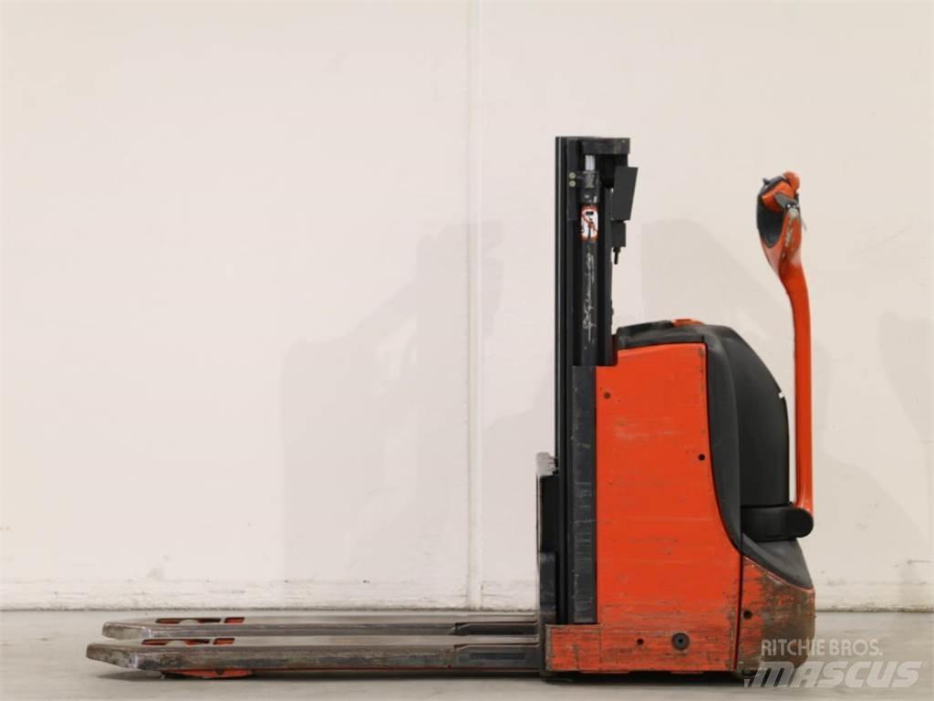 Linde D06/1160 Stapelaar meeloop
