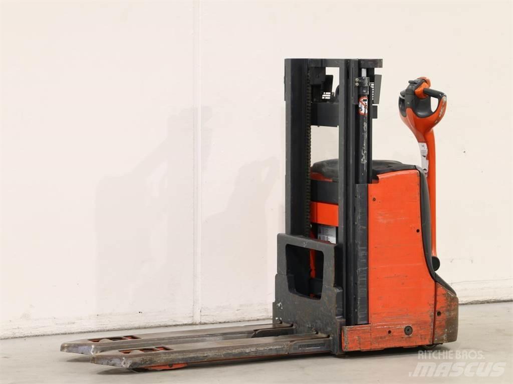 Linde D06/1160 Stapelaar meeloop