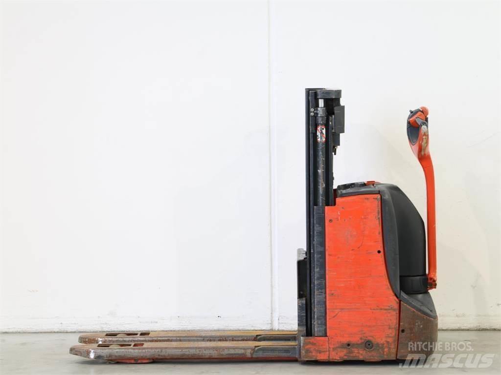 Linde D06/1160-00 Stapelaar meeloop