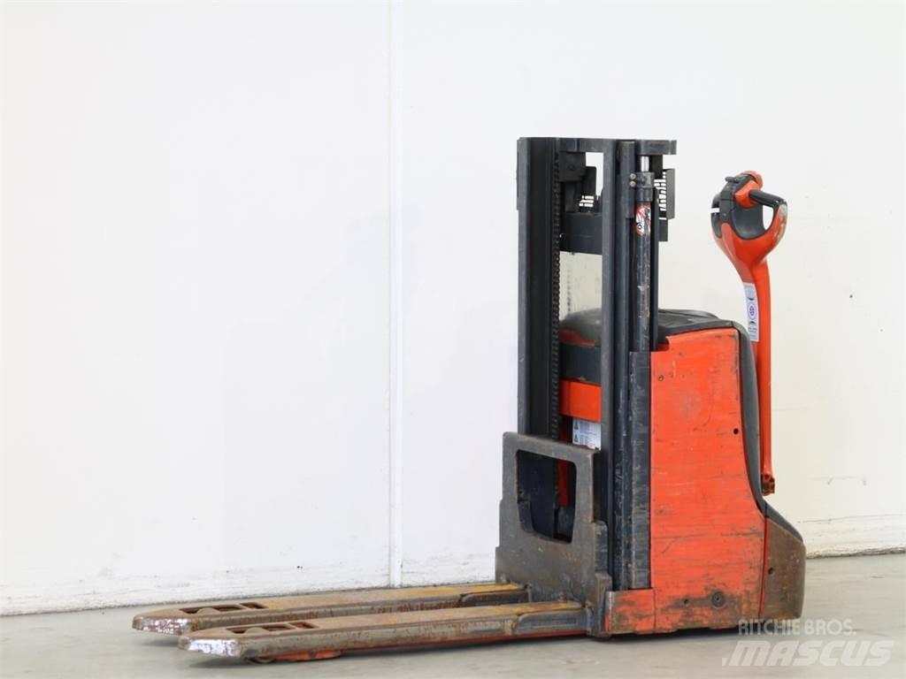 Linde D06/1160-00 Stapelaar meeloop