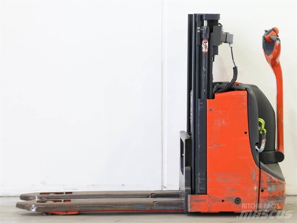 Linde D06/1160-00 Stapelaar meeloop
