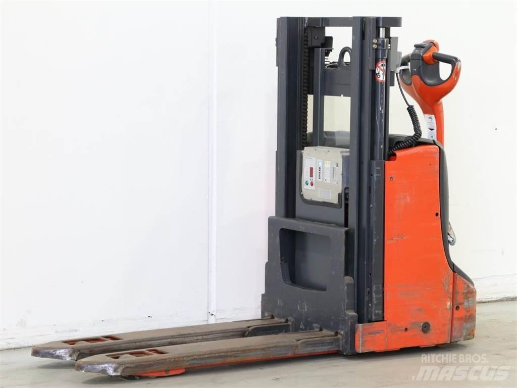 Linde D06/1160-00 Stapelaar meeloop