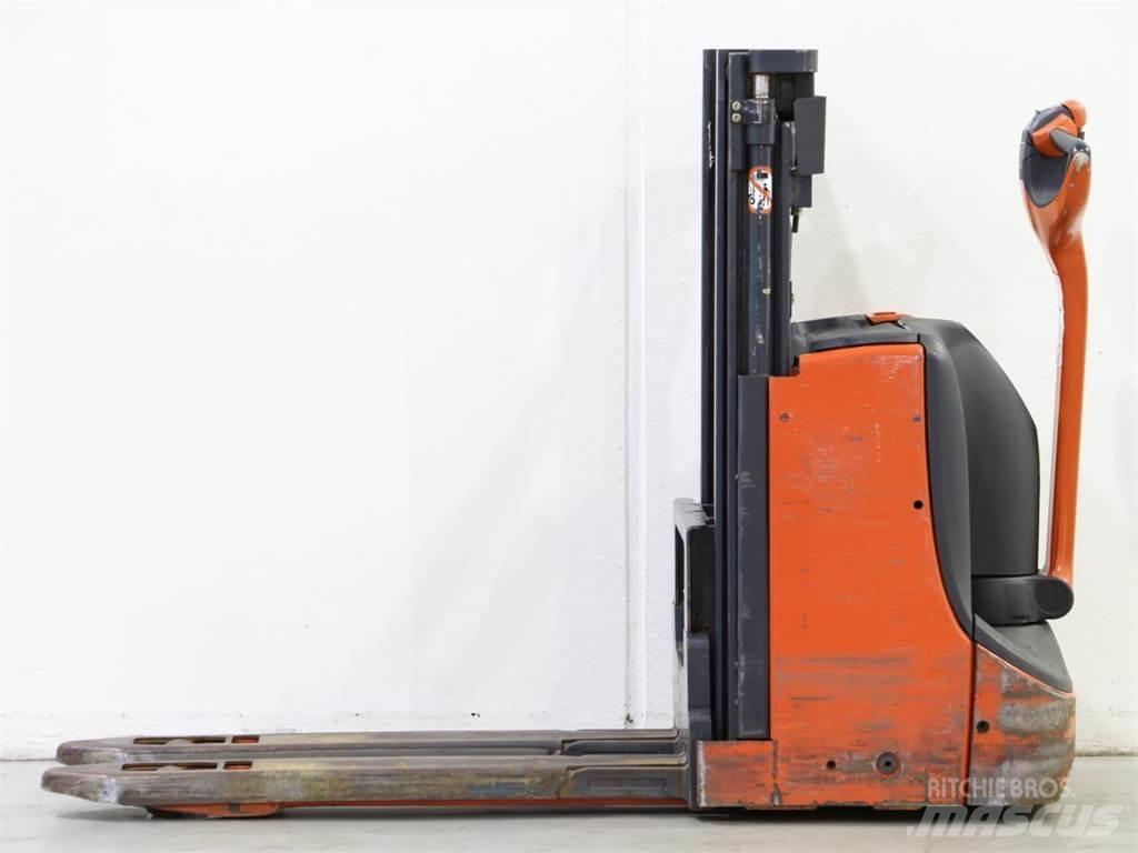 Linde D06/1160-00 Stapelaar meeloop