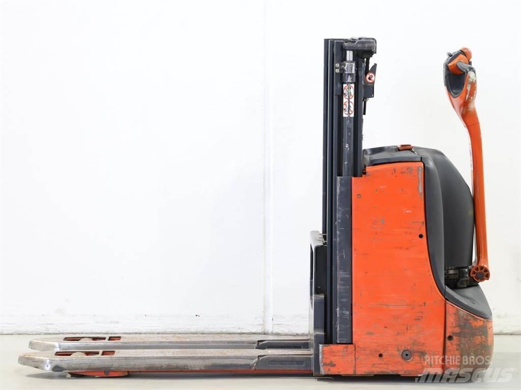 Linde D06/1160-00 Stapelaar meeloop