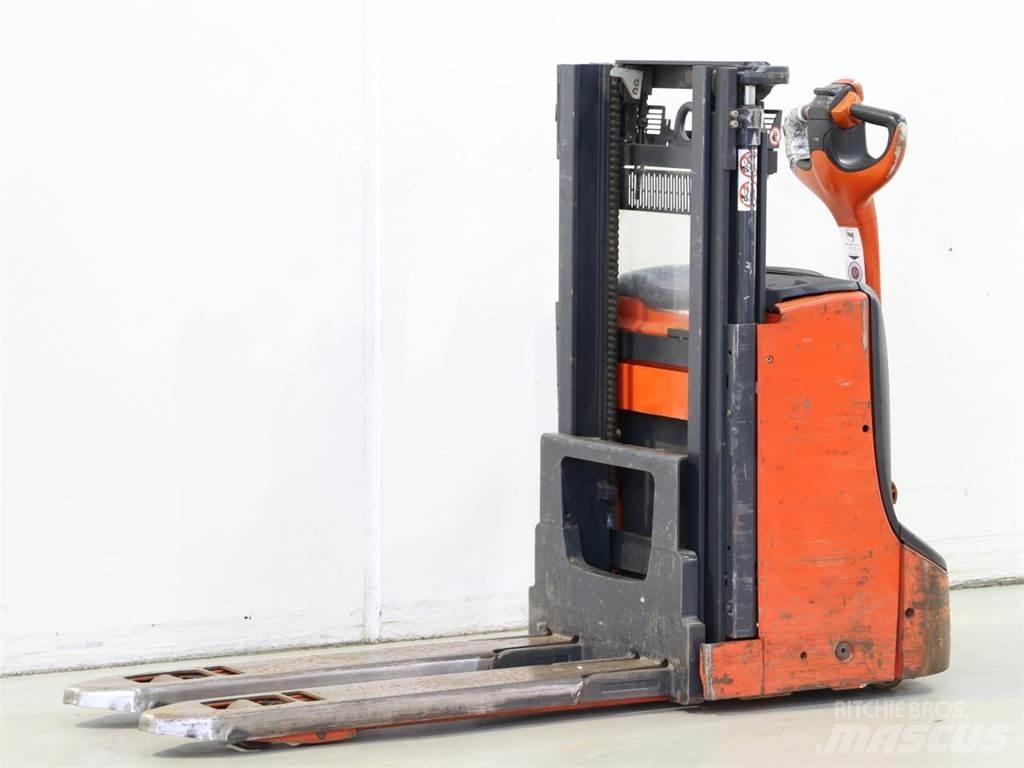 Linde D06/1160-00 Stapelaar meeloop