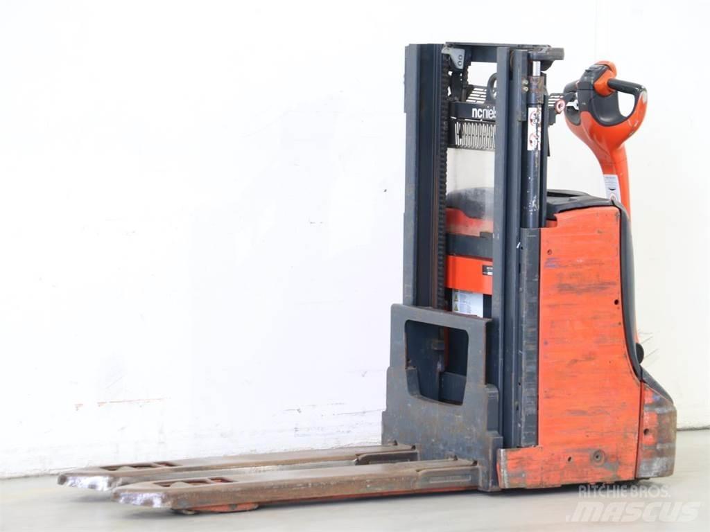 Linde D08/1160-00 Stapelaar meeloop