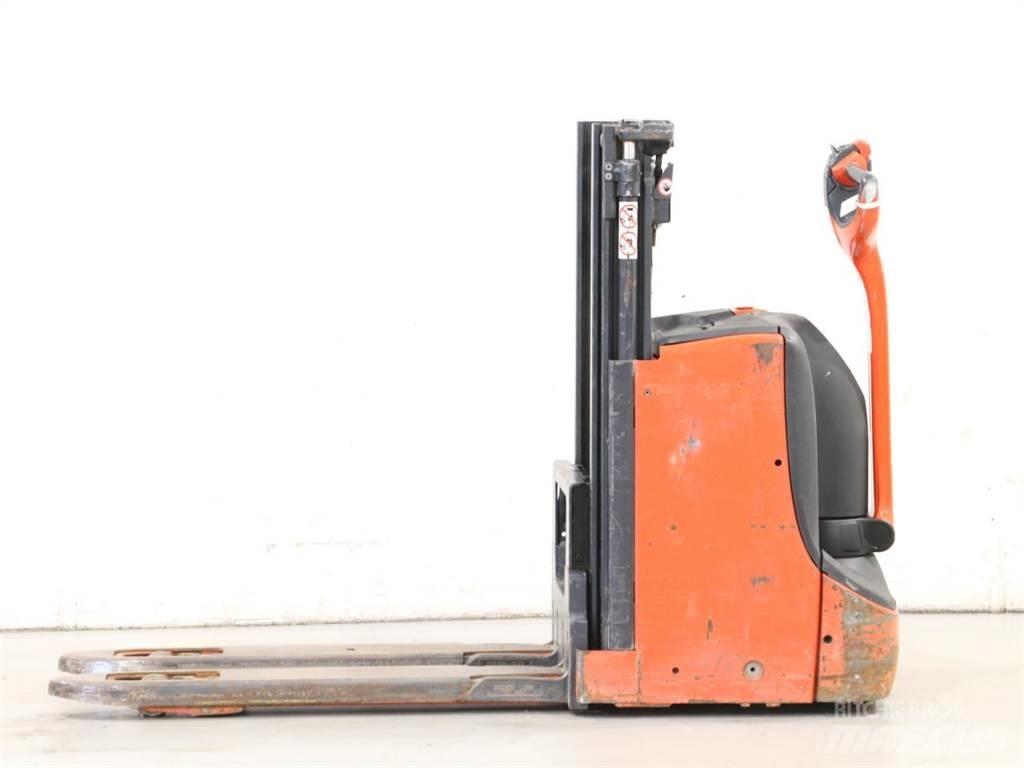 Linde D08/1160-00 Stapelaar meeloop