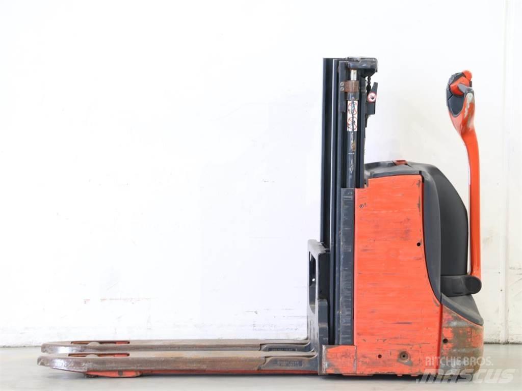 Linde D08/1160-01 Stapelaar meeloop
