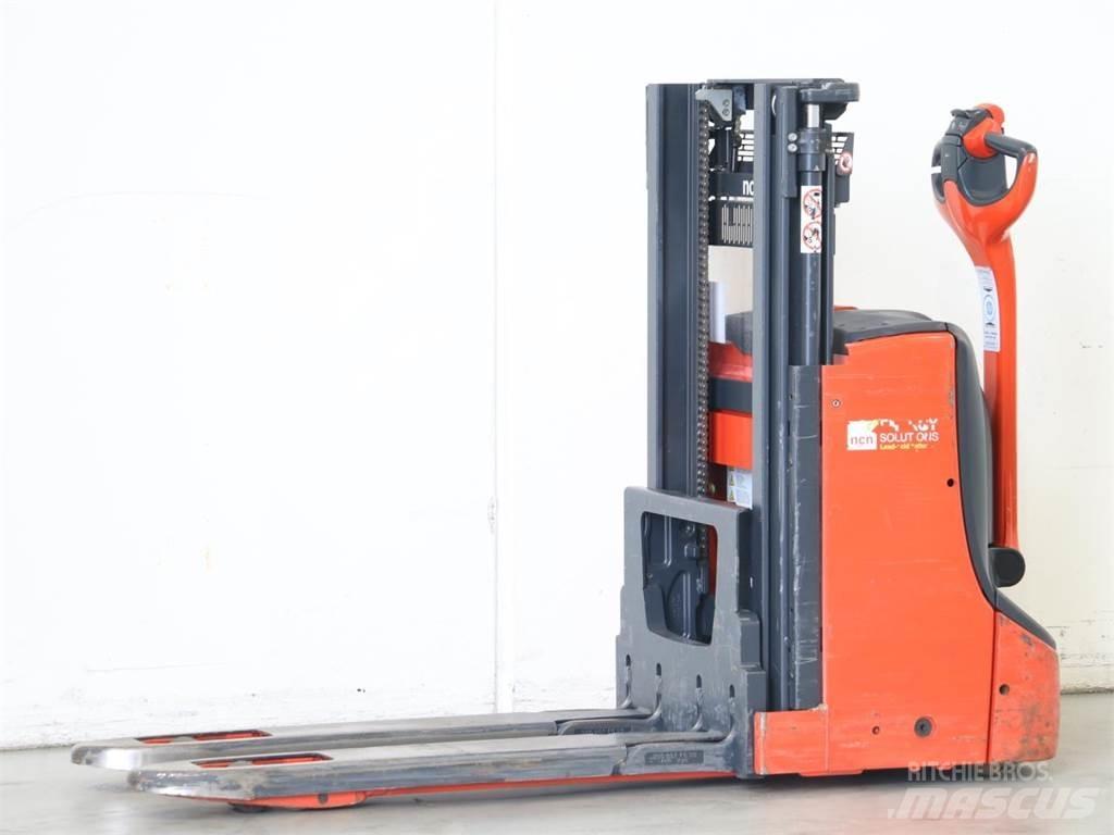 Linde D08/1160-01 Stapelaar meeloop