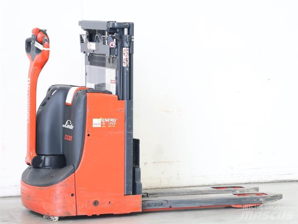 Linde D08/1160-01 Stapelaar meeloop
