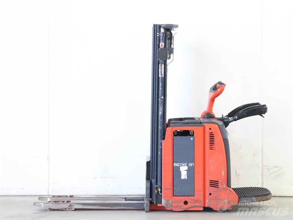 Linde D12AP/133 Stapelaar meeloop