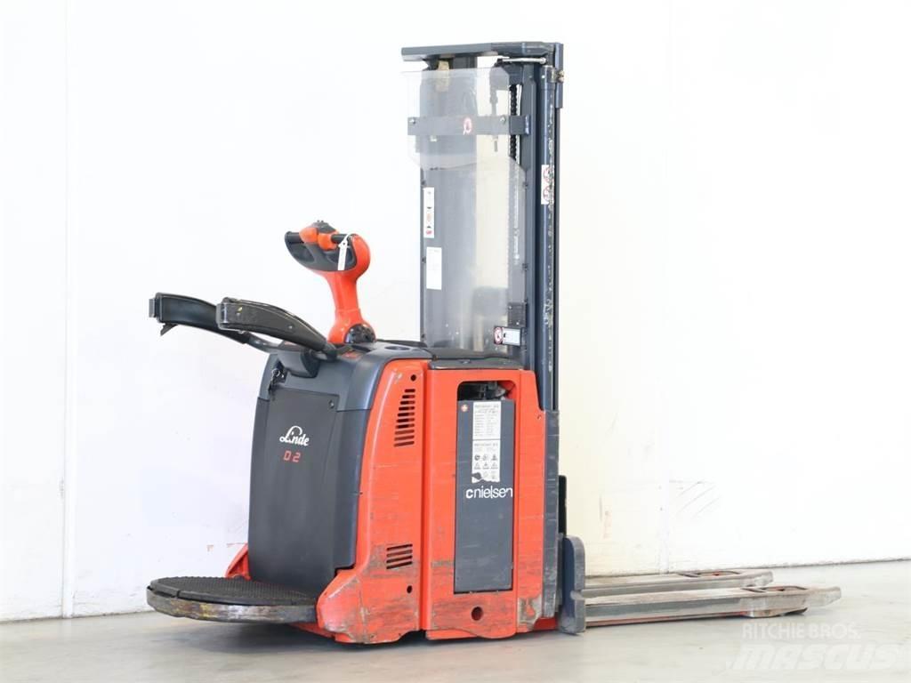 Linde D12AP/133 Stapelaar meeloop