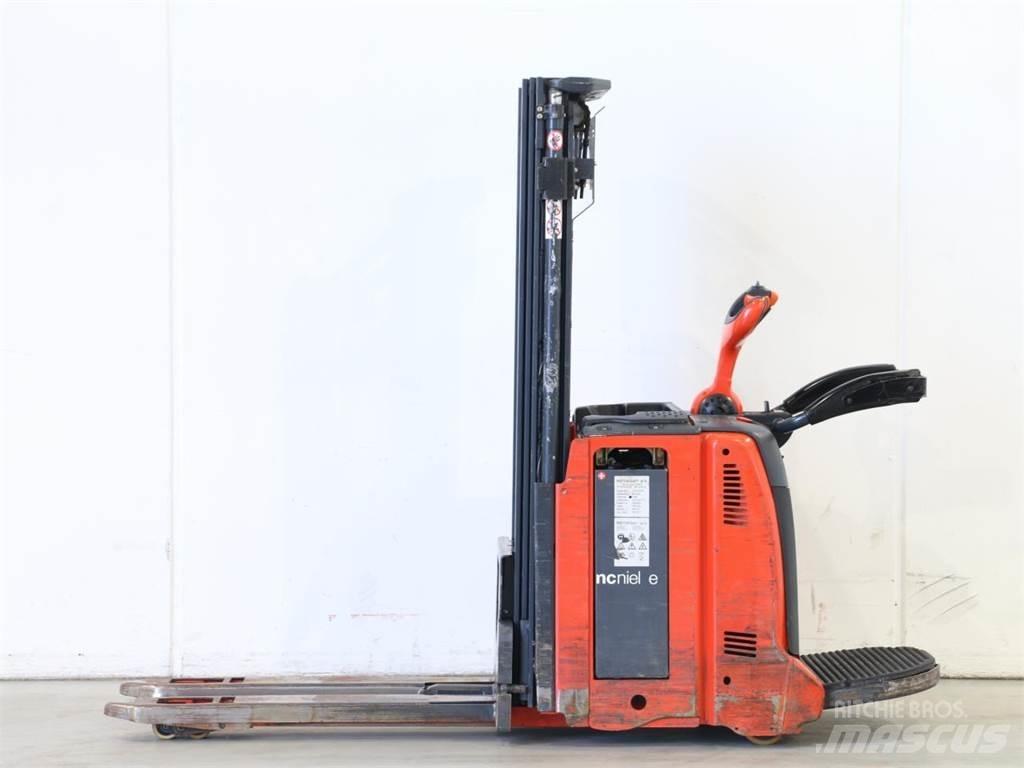 Linde D12AP/133 Stapelaar meeloop