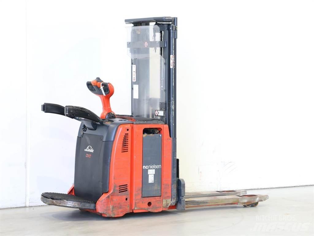 Linde D12AP/133 Stapelaar meeloop
