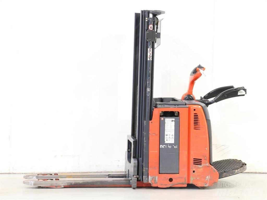 Linde D12AP/133 Stapelaar meeloop