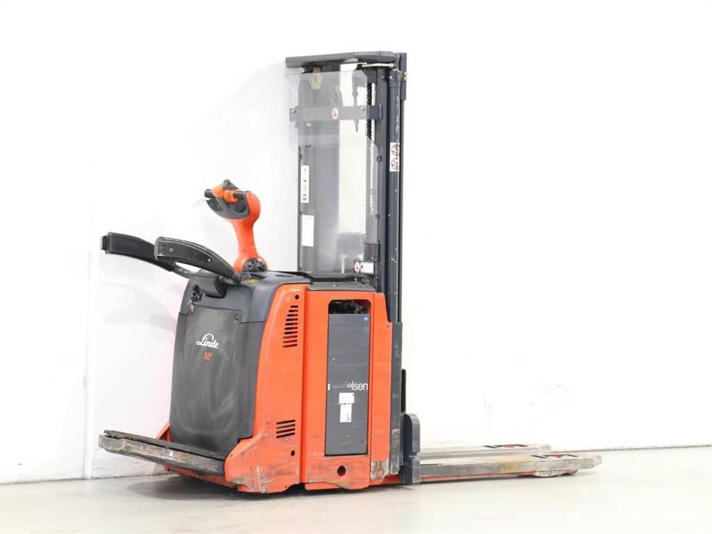 Linde D12AP/133 Stapelaar meeloop
