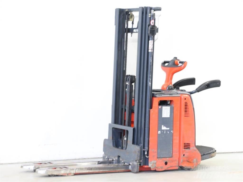 Linde D12AP/133 Stapelaar meeloop