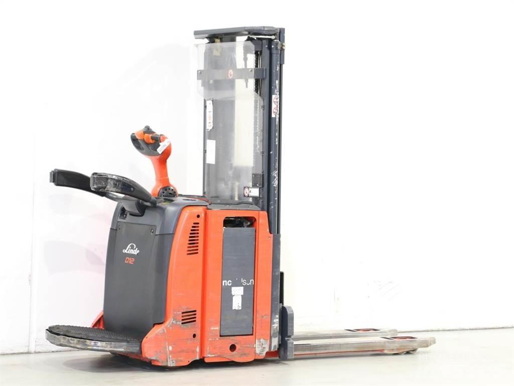 Linde D12AP/133 Stapelaar meeloop
