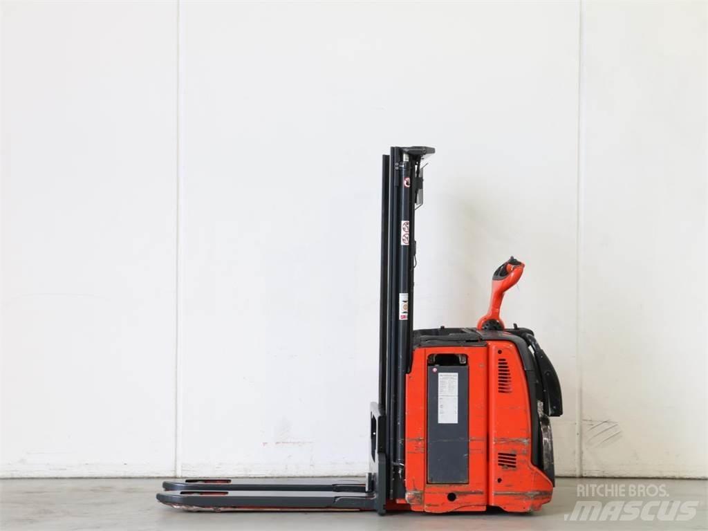 Linde D12AP/133 Stapelaar meeloop